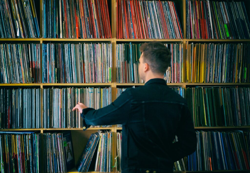 radio siamsa has the largest collection of irish traditional music of any radio station